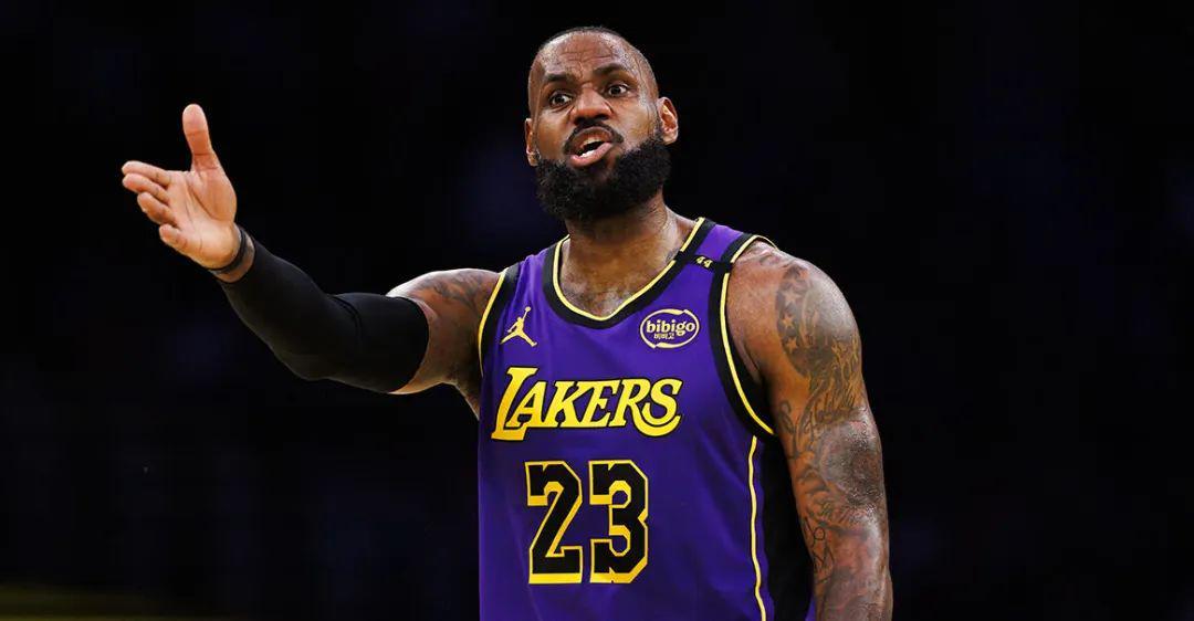 约老师:留下吧,你来首发,我打替补!你笑国王太疯癫,国王笑你看不穿