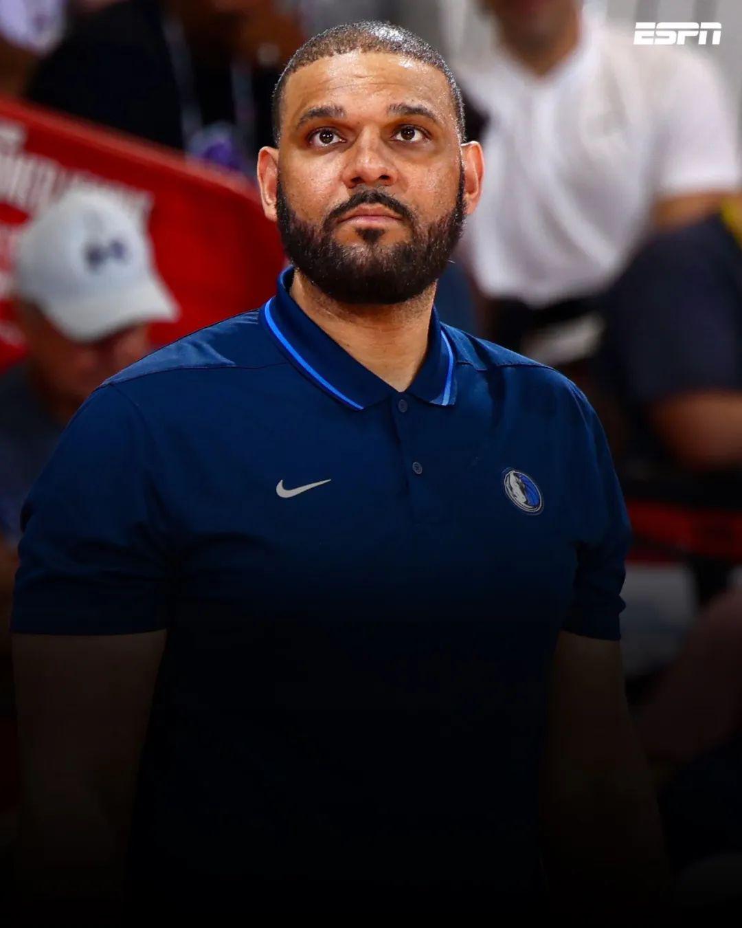 约老师:留下吧,你来首发,我打替补!你笑国王太疯癫,国王笑你看不穿