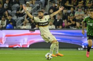 体育平台-和博格巴法甲会合？队报：里尔想将吉鲁带回法甲，年薪300万欧元