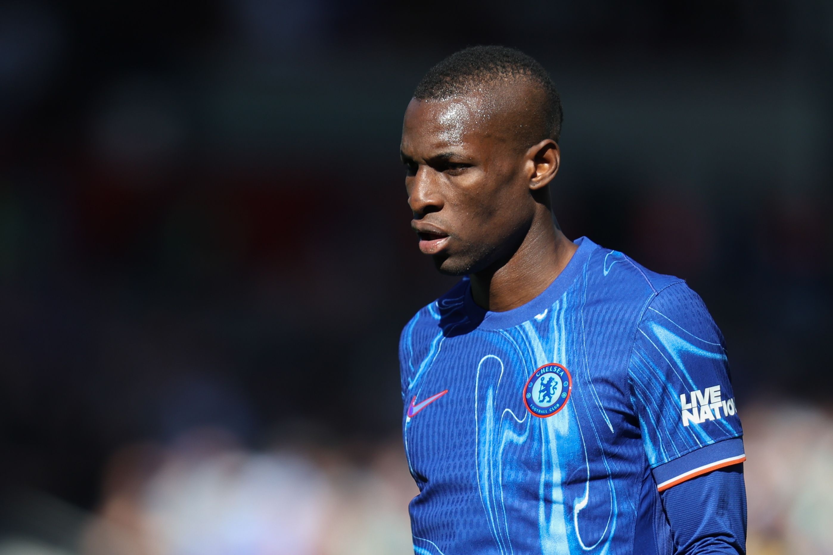 开云app-天空:阿斯顿维拉锁定杰克逊为目标,正推进转会条款磋商