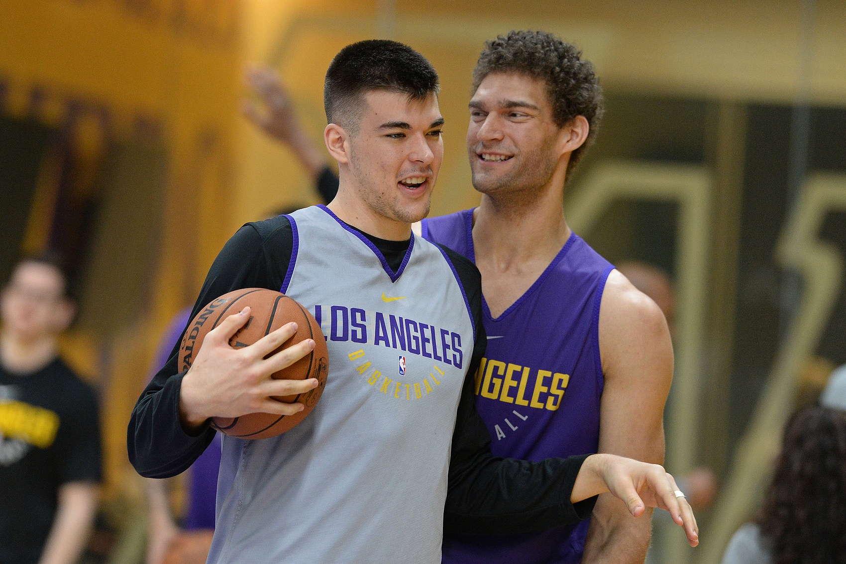 开云app-美媒评祖巴茨:快船内线支柱崛起,拯救球队于危难之际