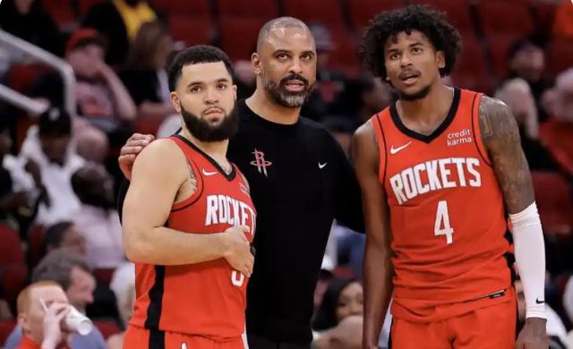 1745233125676006992.png 开云app-后场双枪34中7!火箭进攻贫瘠 被黑七已成必然?