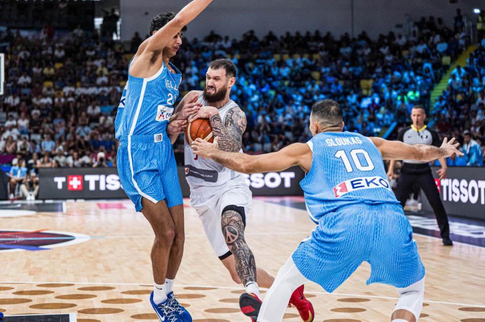 体育平台-独挑大梁！前马刺雄鹿替补内线面对希腊队也算是拼尽全力了？