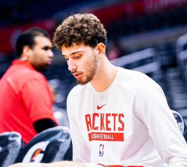 官方入口-25+25+26!火箭队高塔化身得分机器,助球队2胜1负,杜兰特轻松了