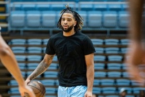 官方入口-北卡校友也不少!RJ-戴维斯&德雷克-鲍威尔等人回母校训练!