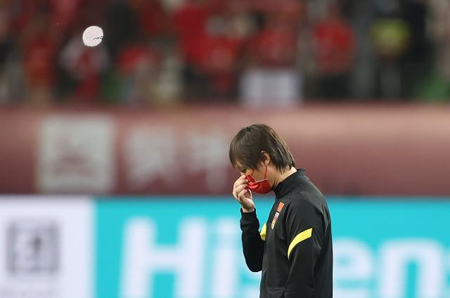 开云app-中日战看谁甩包袱快！ 国足或坚持四后卫战术