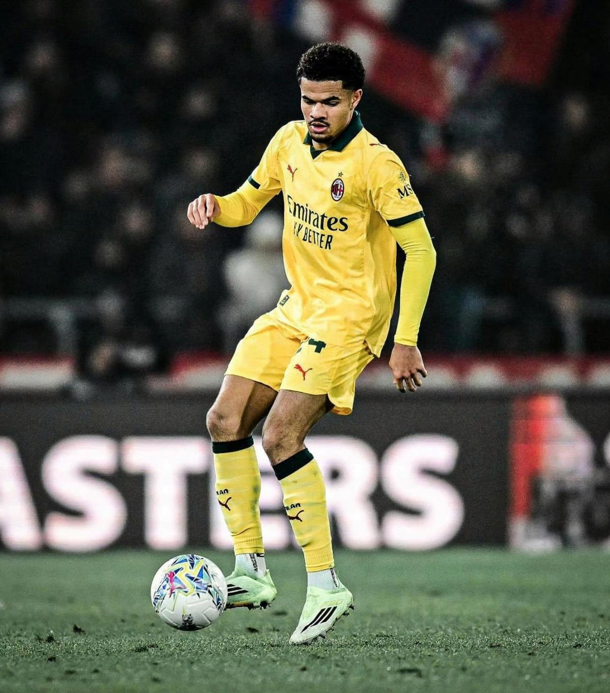 官方入口-又一个巴尔泰萨吉？米兰21岁右翼卫进步明显，成萨56合格轮换