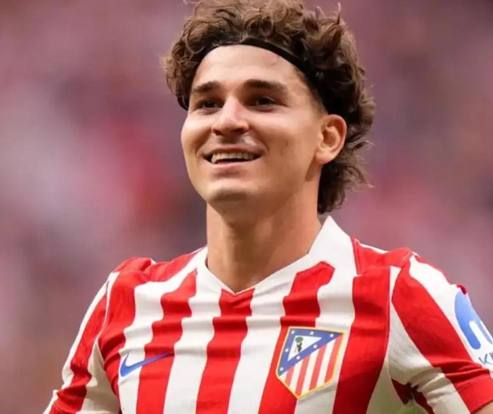 官方入口-11球5助攻！曝阿尔瓦雷斯主动示好巴萨，小蜘蛛为啥不想去阿森纳